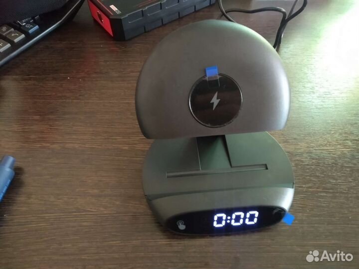 Часы с беспроводной зарядкой