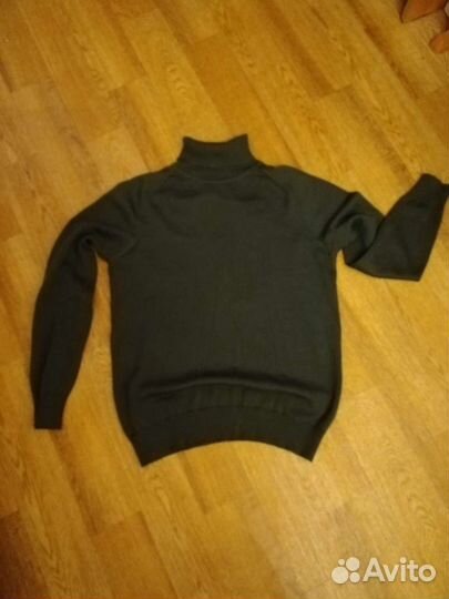 Свитер шерстянной