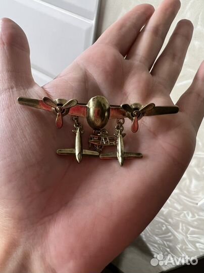Брошь самолет