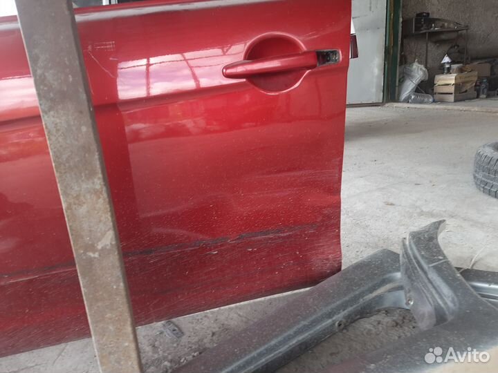 Дверь передняя левая на mitsubishi lancer 10