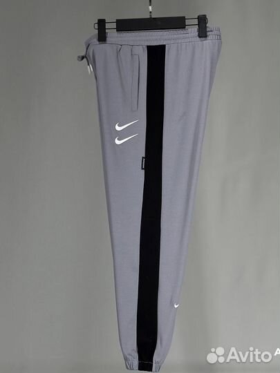 Спортивные штаны Nike swoosh