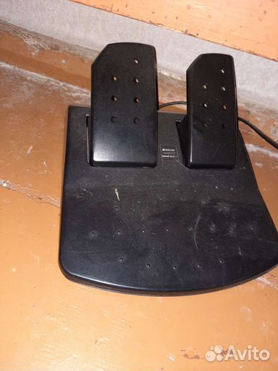 Игровой руль с педалями для пк