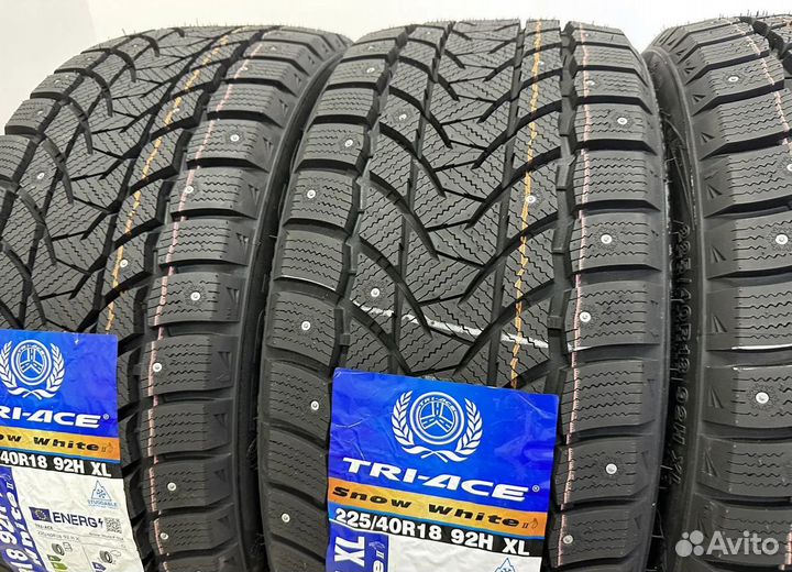 Tri Ace Snow White II 225/40 R18 72H