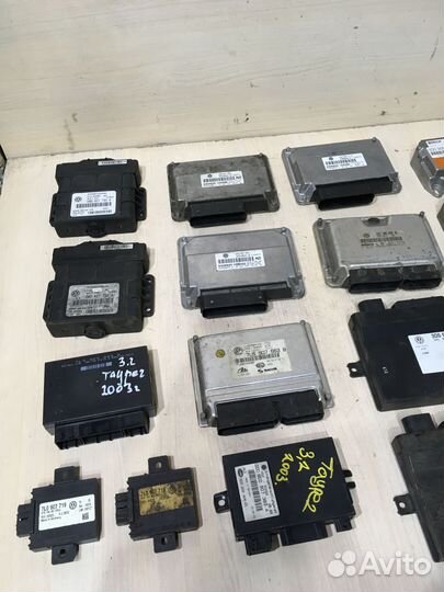 Блок управления двигателем Тоуарег 3.2 AZZ