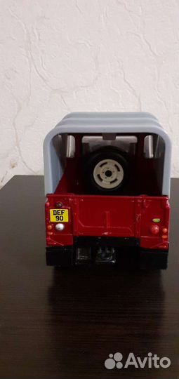 Игрушечная машина