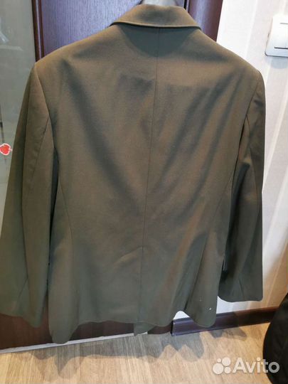 Китель военный и рубашка