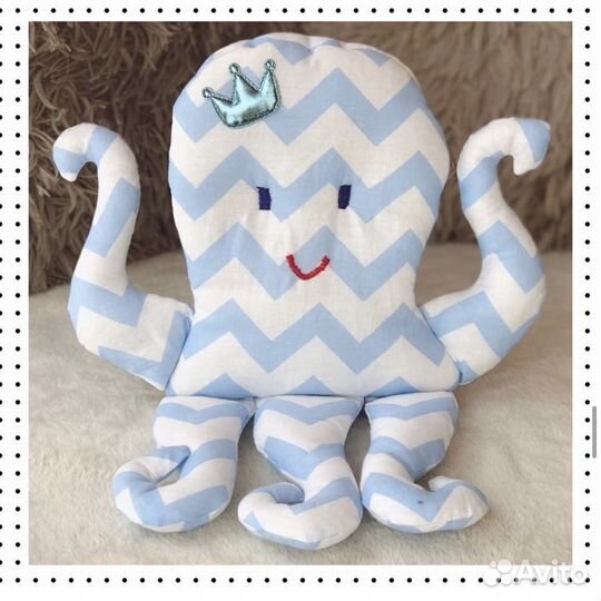 Игрушка-подушка в кроватку