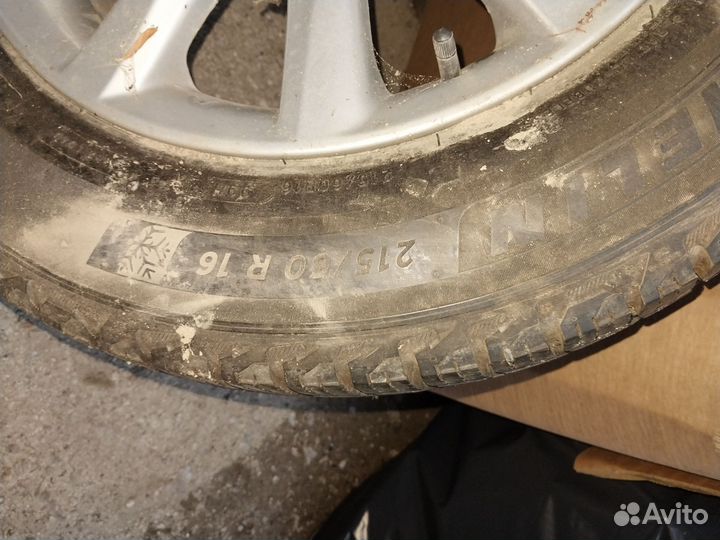 Продам комплект дисков с резиной на таёту камри