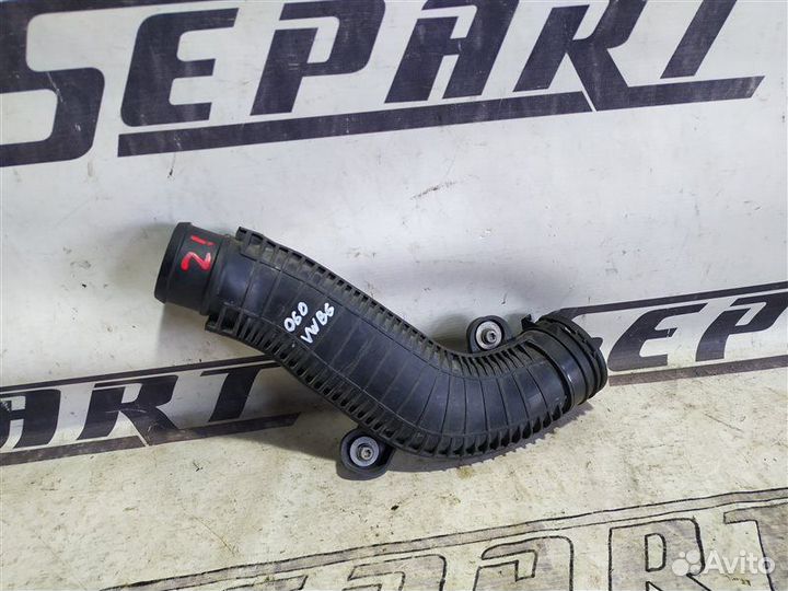 Патрубок интеркулера Volkswagen Passat B6 1.8 BZB