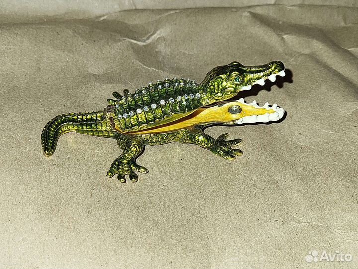 Шкатулка крокодил