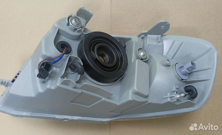 Фара передняя правая (с корр) T-250