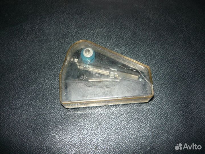 Машинка швейная ручная