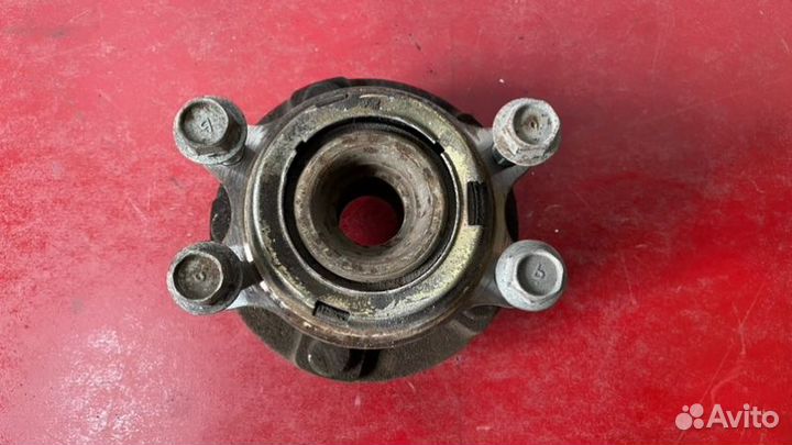 Ступица передняя левая Nissan Skyline V36 2.5 AT