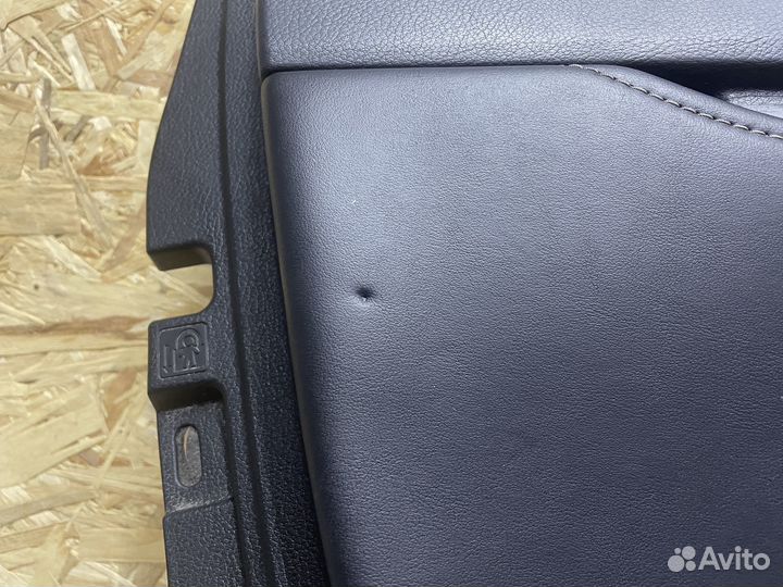 Обшивка двери задняя левая Lexus RX4