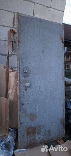 Металлическая дверь бу