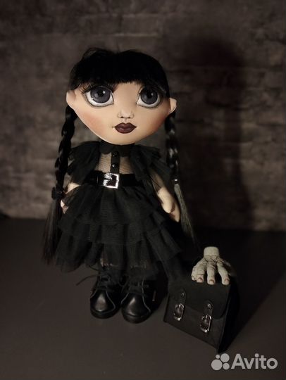 Кукла Уэнсдей Аддамс