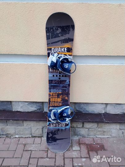 Сноуборд с креплениями