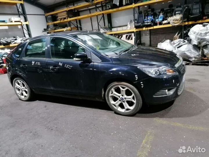 Кожух замка капота Ford Focus 2