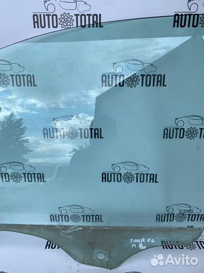 Стекло двери переднее левое Volkswagen Touareg 7L7