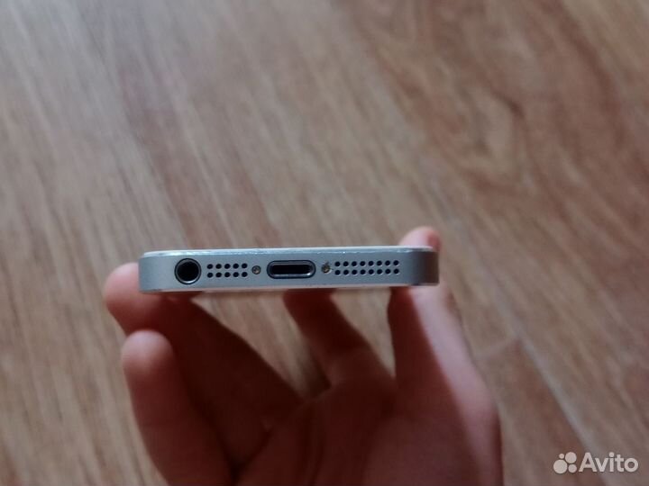 iPhone 5S, 64 ГБ