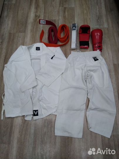 Продам кимоно для карате рост 140 см