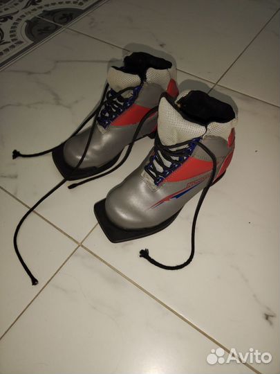 Лыжные ботинки детские 35