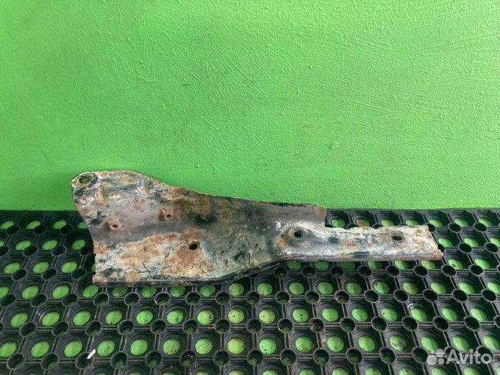 Кронштейн подножки mercedes-benz actros MP II