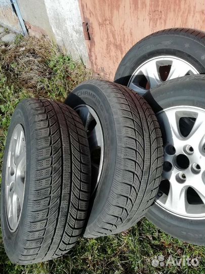 R15 Continental ExtremeWinterContact 205/65, PCD 5x114.3 DIA 60.1