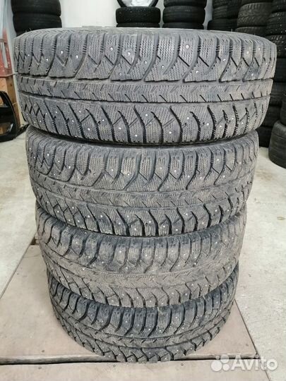 Bridgestone Ice Cruiser 7000S 215/65 R16