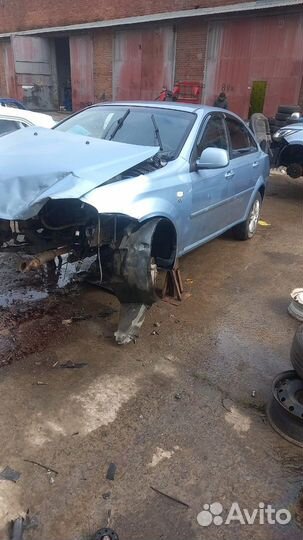 В разборе Деу Джентра двигатель 1.5 B15D2 АКПП 201