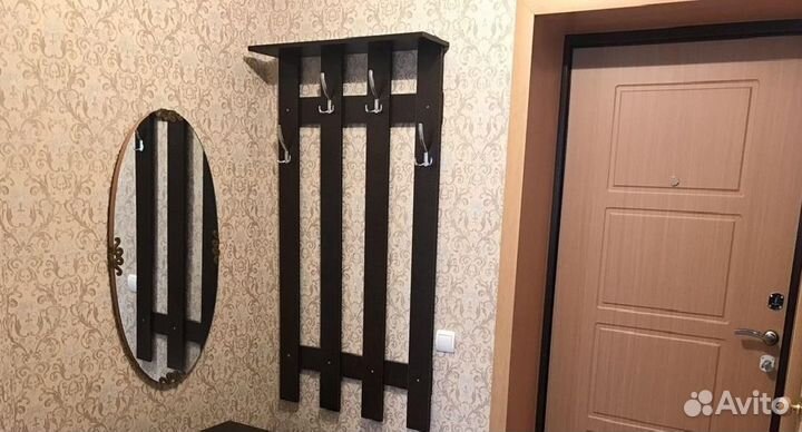 Вешалка в прихожую