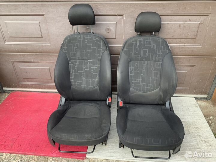 RIO 3 Сиденья Передние Комплект