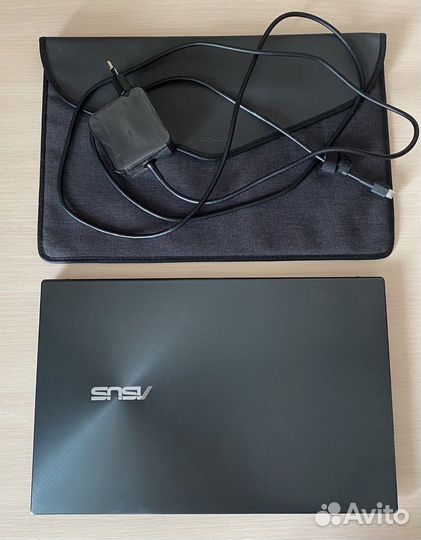 Ноутбук asus Zenbook 14”