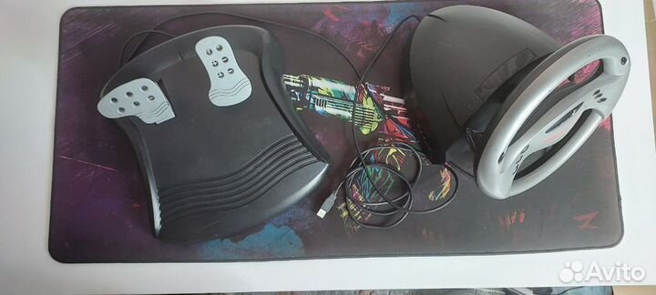 Игровые руль и педали Genius