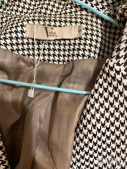 Пиджаки и жакеты женские 44