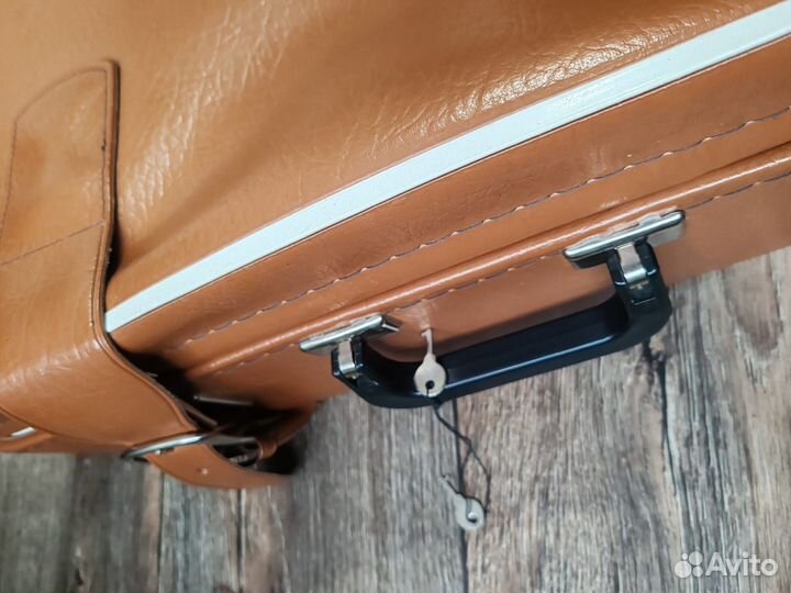 Чемодан на колесах бу