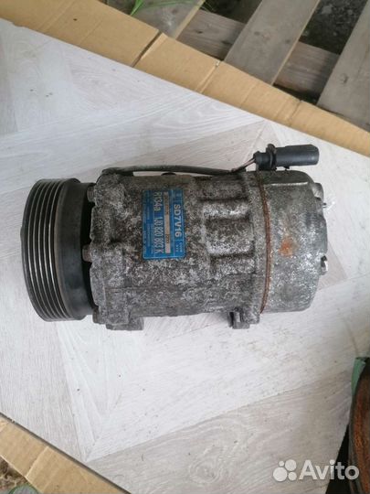 Компрессор кондиционера Ауди VW 2001 1.6 AVU