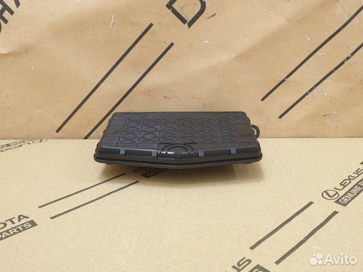 Блок реле и предохранителей Toyota Camry V55