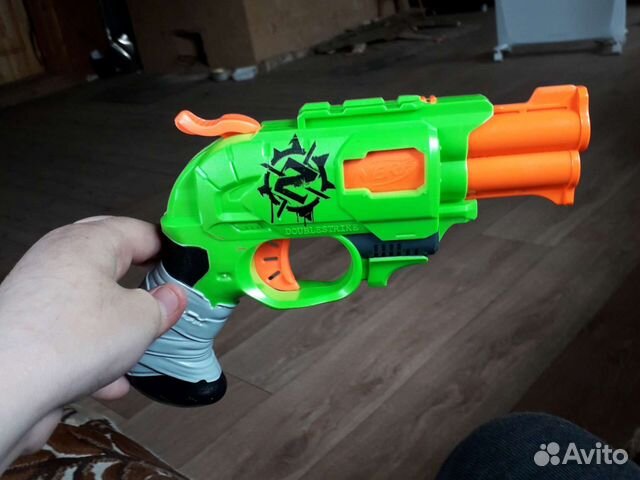 Nerf пистолет zombie double strike