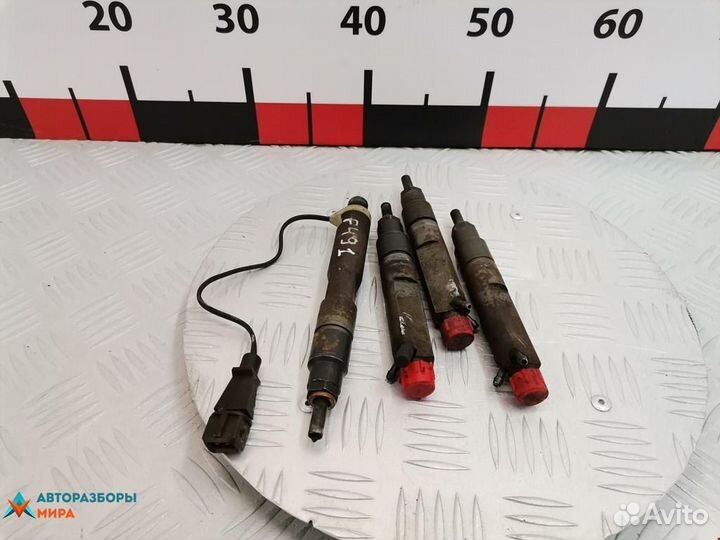 Форсунка Volkswagen Polo 3 2000 038130201F