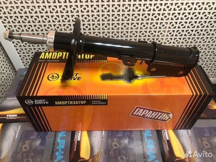 Стойка газ-ая задняя правая Toyota Camry Gracia