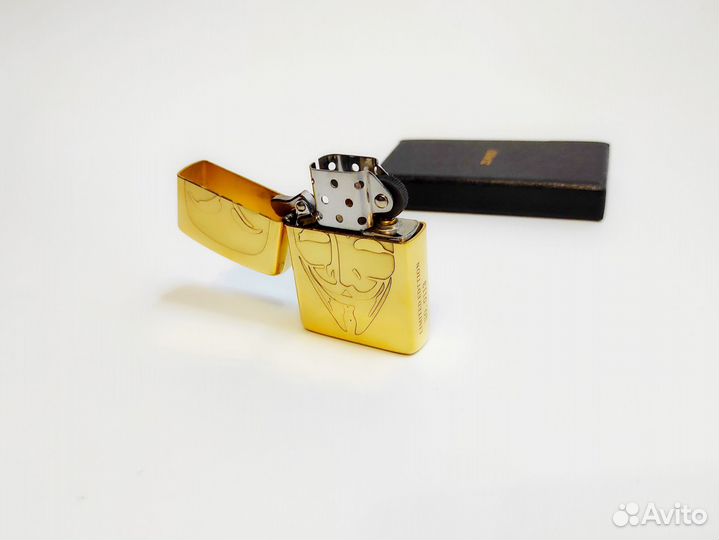 Зажигалка бензиновая