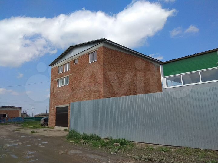 Здание, 400 м²