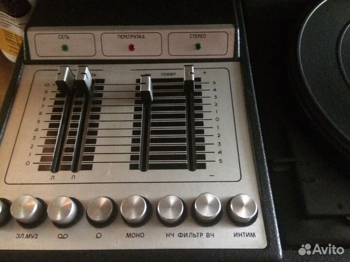 Проигрователь винила СССР