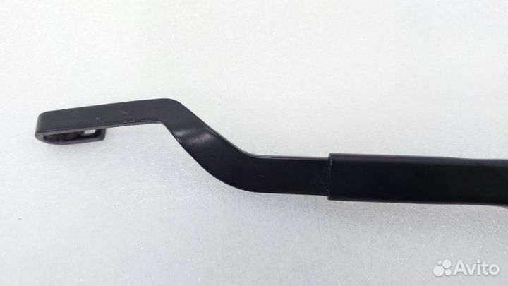 Поводок стеклоочистителя правый Kia Cerato BD G4NA