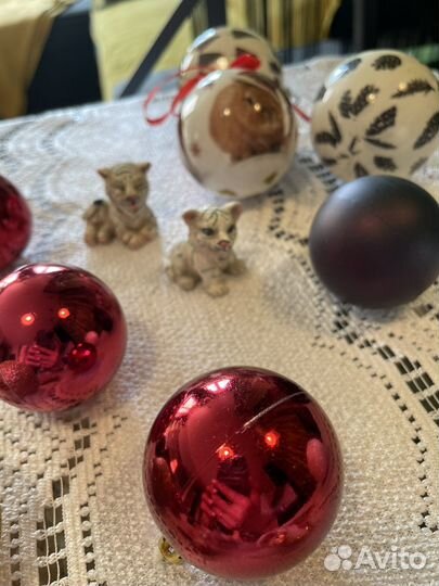 Набор декора и елочных украшений в коробке