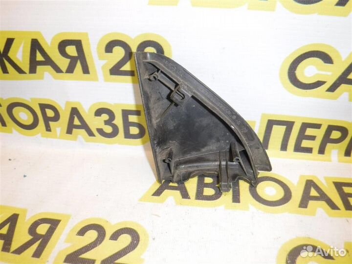Крышка зеркала внутренняя правая Toyota Corolla