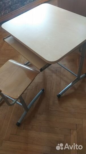 Стол ученический парта и стул для школьника