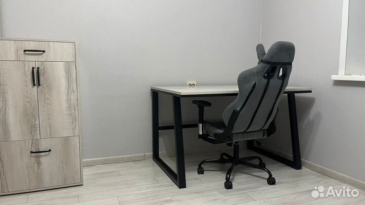 Письменный стол