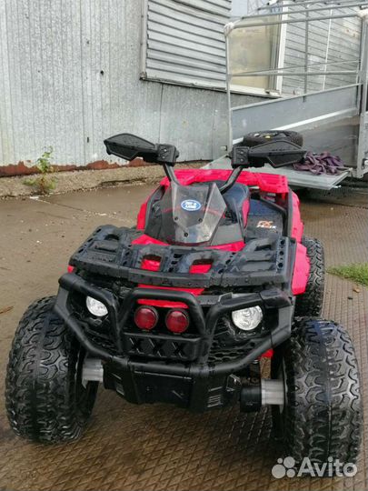 Детский квадроцикл на аккумуляторе